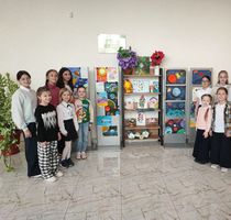 Выставка детского творчества "Космос- мир фантазий"